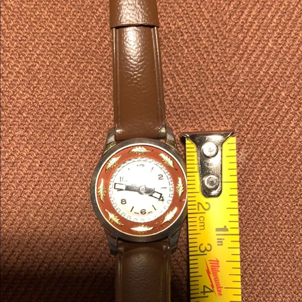 Leda sport Swiss made golden leaf Vintage watch